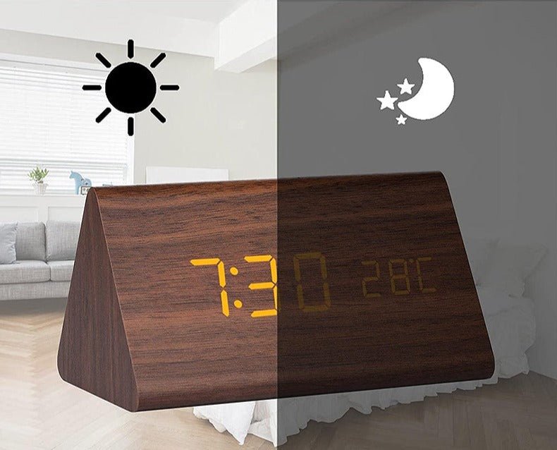 Réveil moderne bois triangle